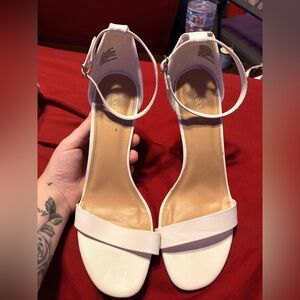 Shoe Dazzle White Ankle Strap Heels
